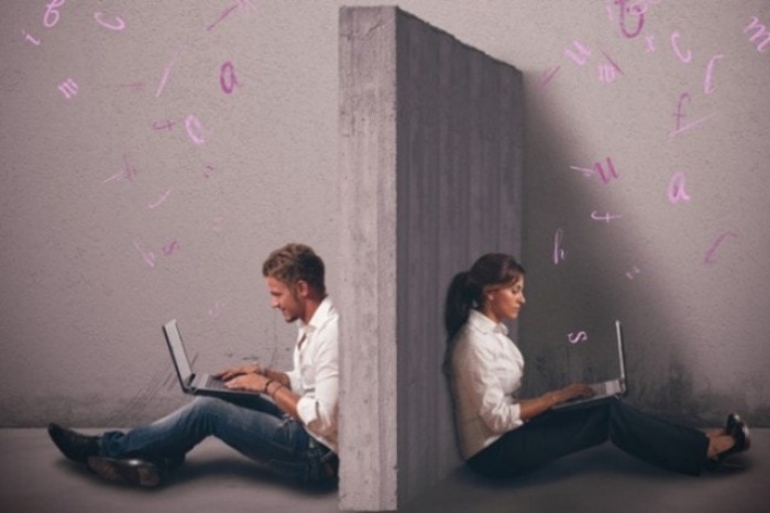 Они познакомились в Интернете…